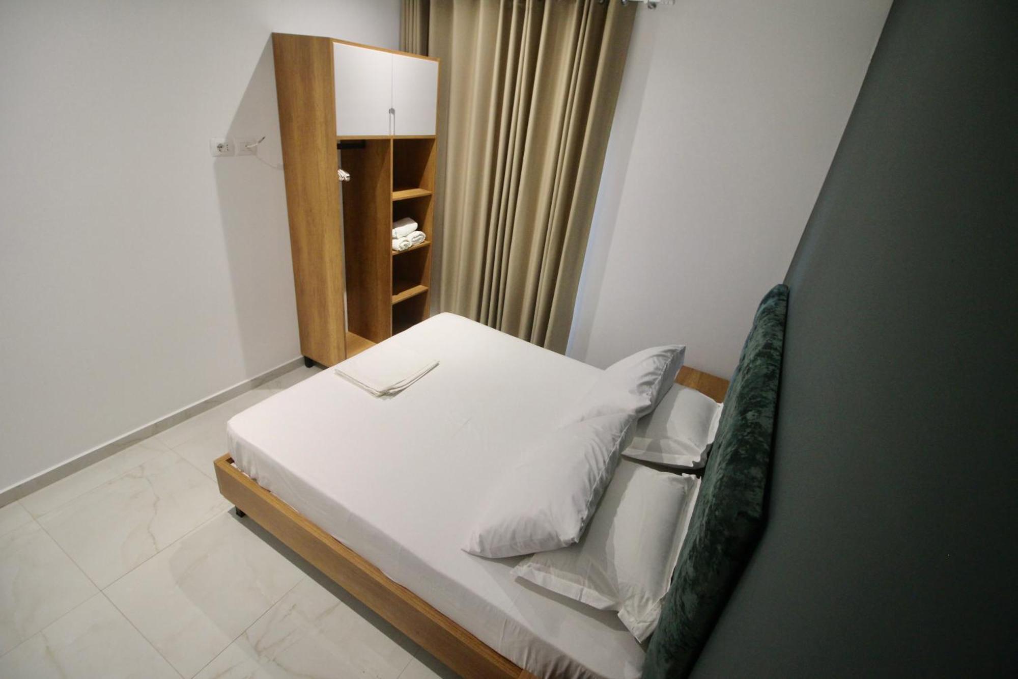 Sela Apartments Sarandë Exterior foto